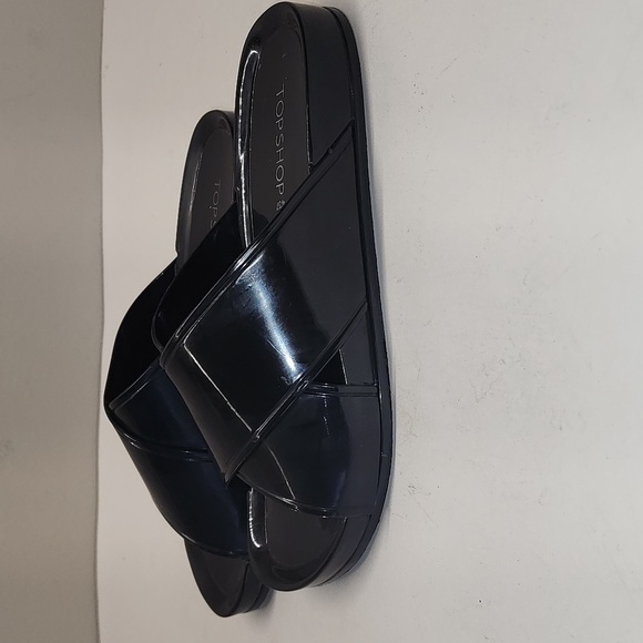 Topshop patent flip flops - Picture 2 of 7